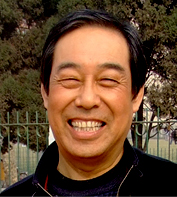 严父牛春奇