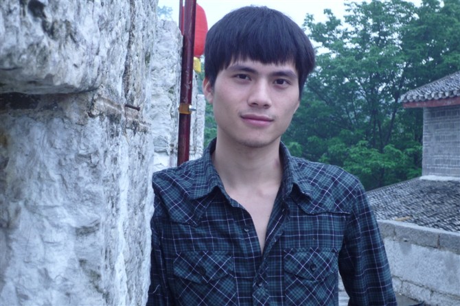 覃微忠