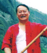 龚由青