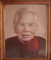 外婆张华英