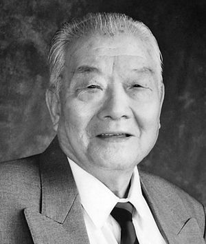 张文彬