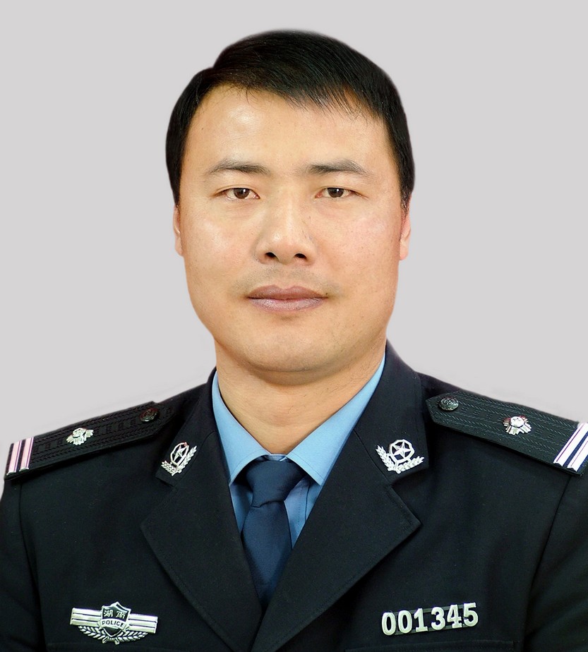 雷小军