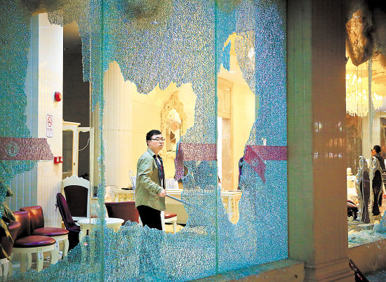 广州医院打砸事件孕妇“丧子”激起家属“维权”