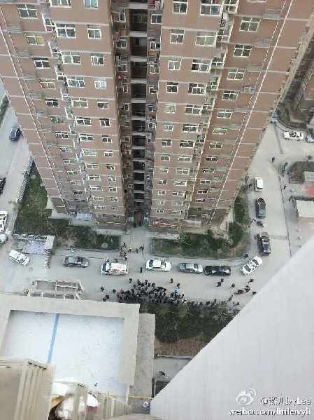 因求职受挫21岁大学毕业生33楼坠亡