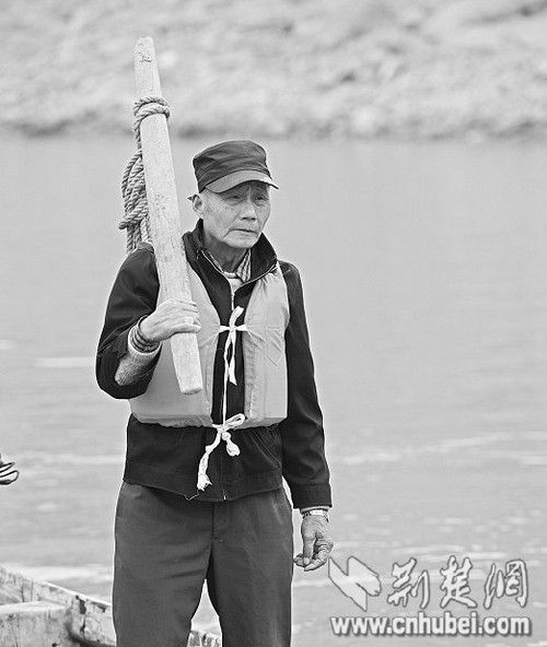 "捞尸人"42年捞起400多具遗体