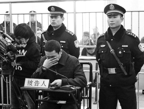 男子花4万元网购1岁半男孩被判刑7个月
