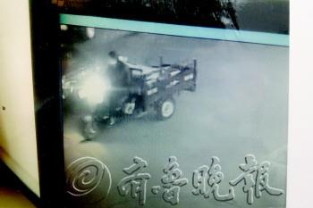 男子酒后开三轮撞飞一家三口致10月大男婴死亡
