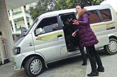 上海17岁女生体育课跑步后猝死同桌称其极内向
