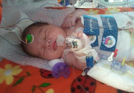 男婴出生缺氧20分钟医生用“冷冻法”助其重生