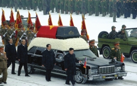 金正恩上任两年，“扶灵7人”今何在