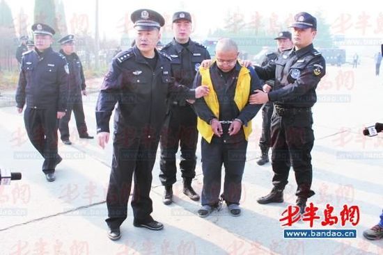 男子驾车撞伤六旬老人担心赔偿抛弃路边致死