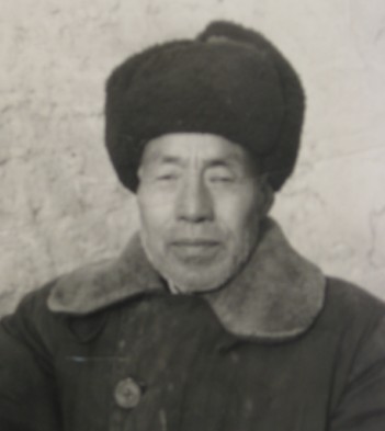 严父雷堃厚