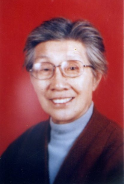 侯明