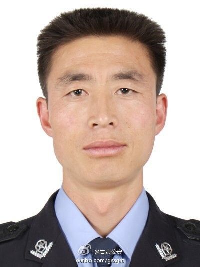 甘肃警察追捕贩毒嫌疑人时被水冲走牺牲