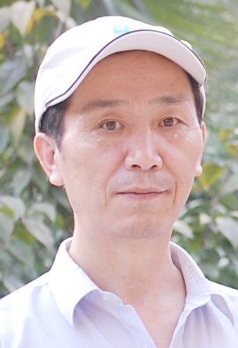 德中