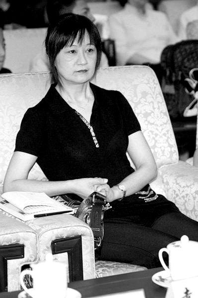 袁牧女