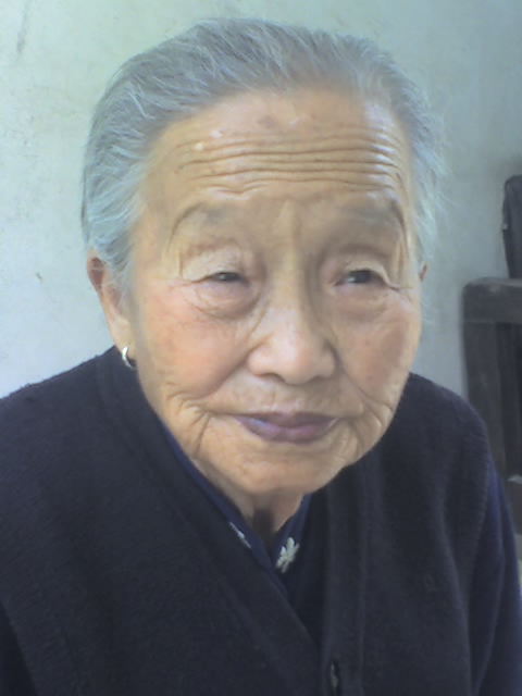 张秀英