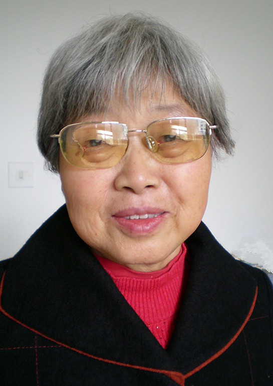 董新彩