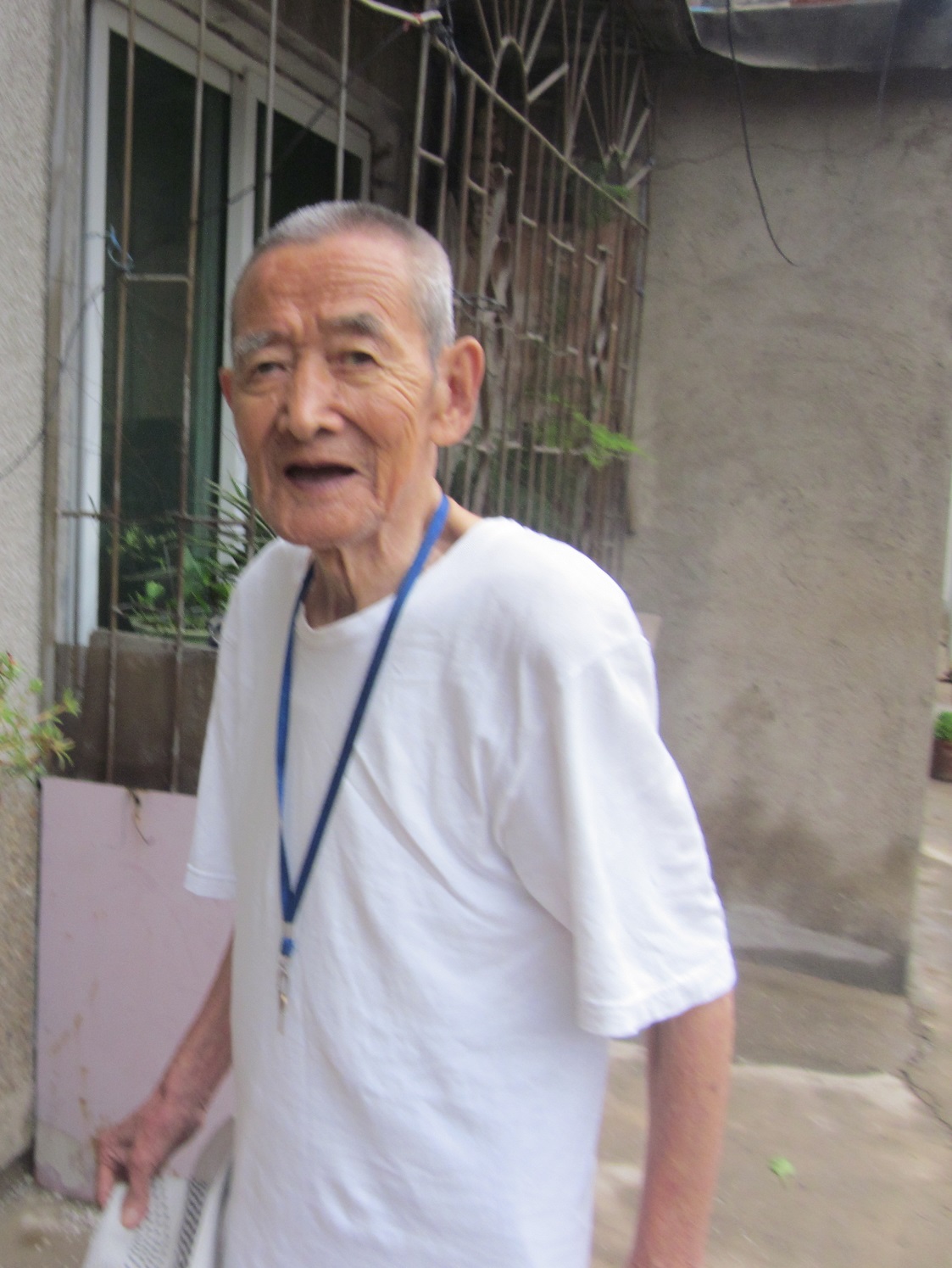 梁洪信