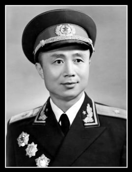 谢　斌