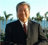 梁伯龙