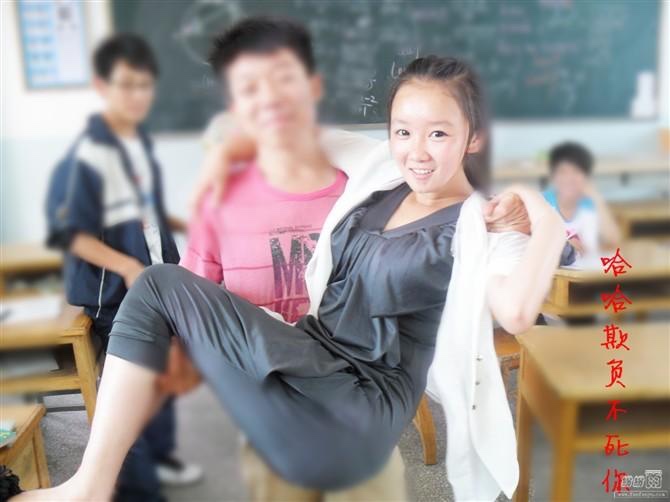 宁夏光明中学高一音乐（2）班女生袁潇华