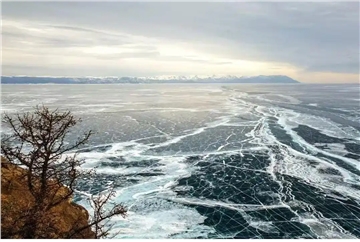 7名中国游客沉入贝加尔湖溺亡