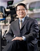 香港城市大学媒体与传播学系原讲座教授，国际传播学会会士李金铨