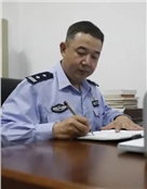 湖北省咸宁市公安局咸安分局官埠桥派出所原所长邓刚