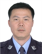 广东省汕头市公安局金平分局石炮台派出所教导员、一级警长曾成泉