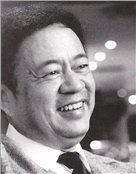 中国社会科学院文学研究所原所长，香港城市大学中国文化中心原荣誉教授刘再复