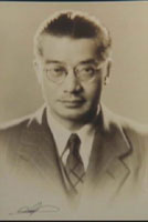 梅汝璈.肖侃