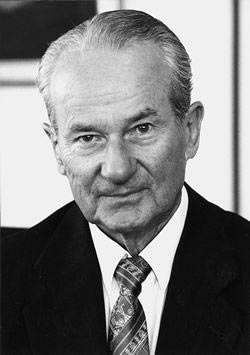 莱因哈德·莫恩