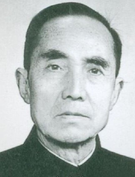 龙国屏