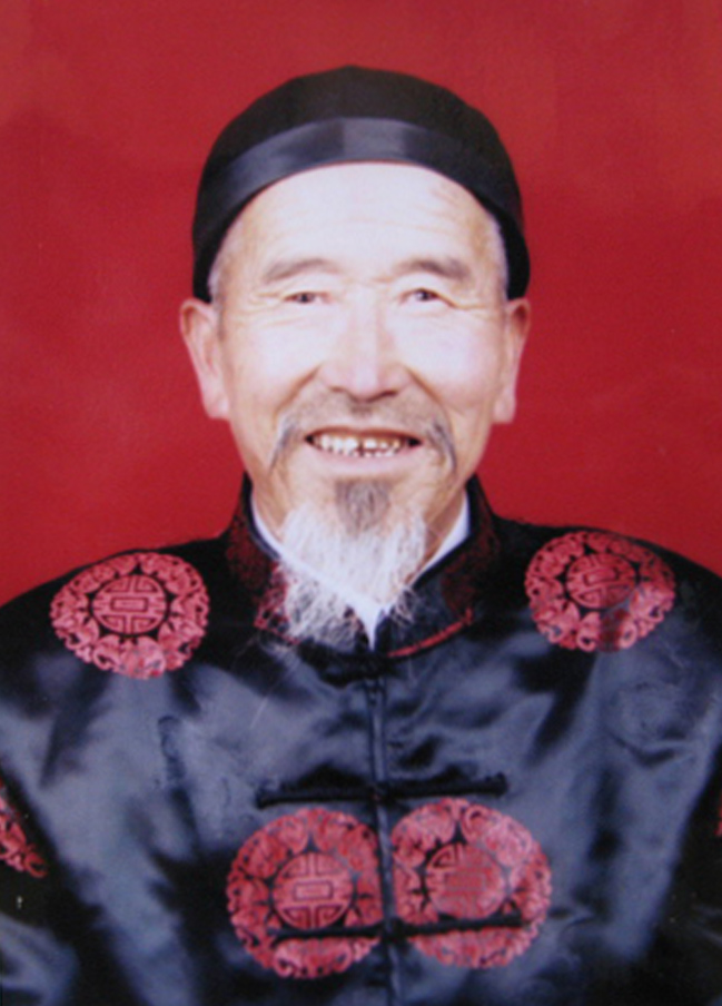 父亲张凌洲